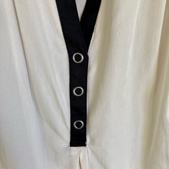 Converse One Star White and Black Blouse - Picture 5 of 7